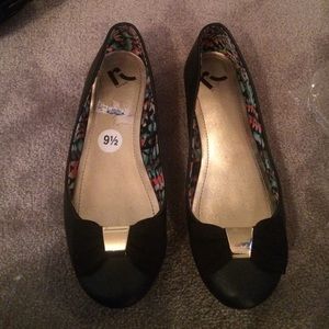 Black flats!
