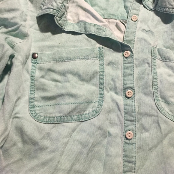 Buttoned down top - Picture 2 of 4