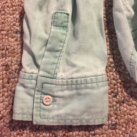 Buttoned down top - Picture 3 of 4