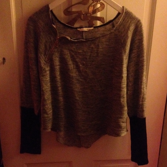 Two Tone Sweater - Picture 1 of 3