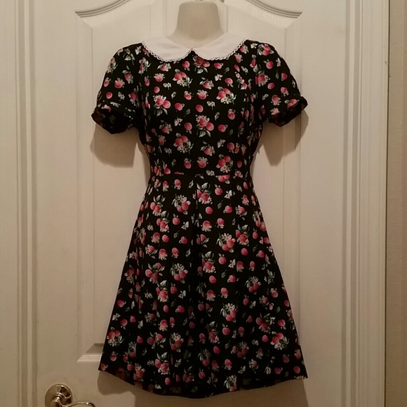 adorable vintage peach dress