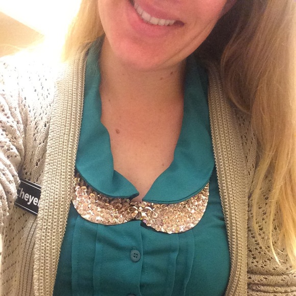 Gold Sequin Faux Collar Necklace - Picture 4 of 8