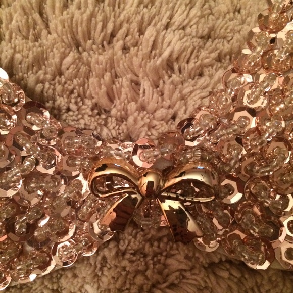 Gold Sequin Faux Collar Necklace - Picture 7 of 8
