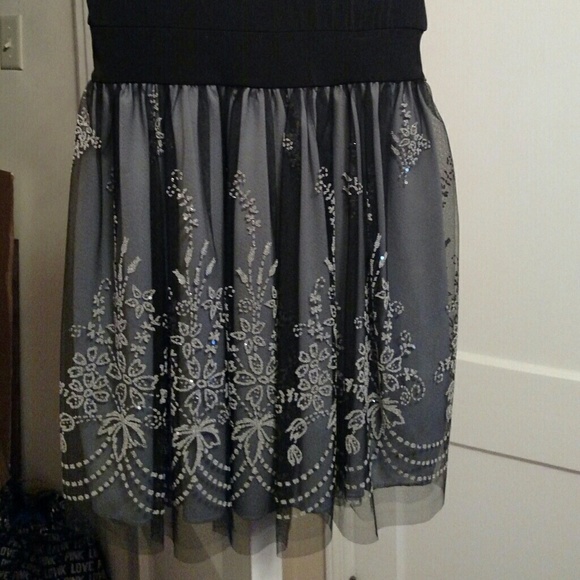 Black and grey dress - Picture 2 of 3