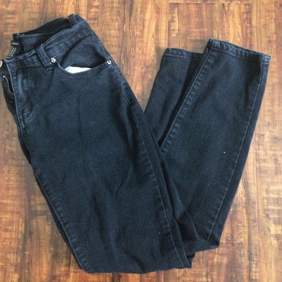 Black Forever 21 skinny jeans