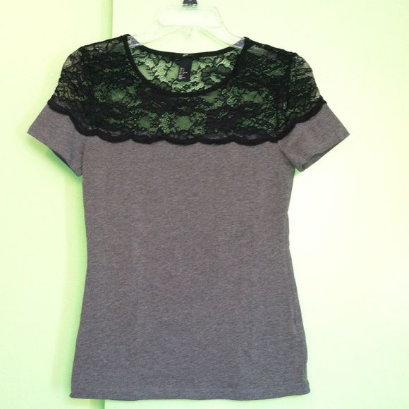 Cute Lace Top! ⭐️