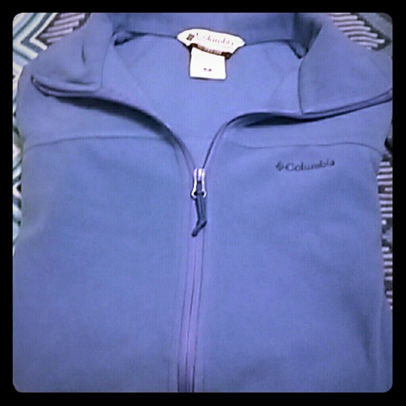 Size medium blue Columbia fleece. Great condition!