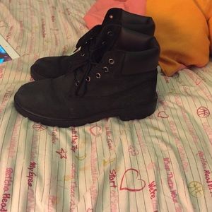 Black tims