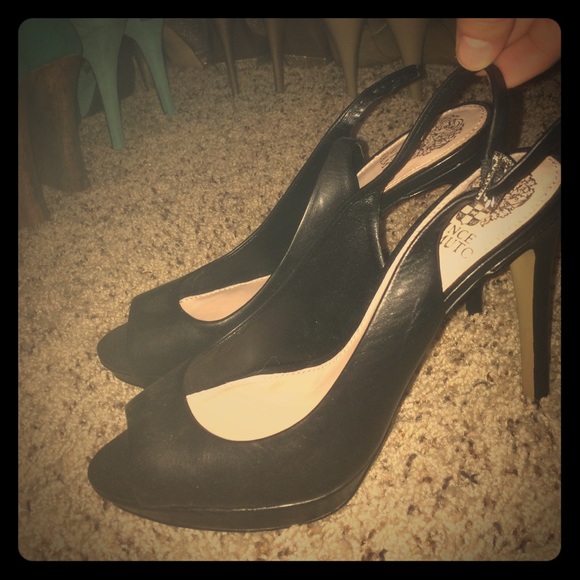 Brand new Vince Camuto Italian leather pumps!