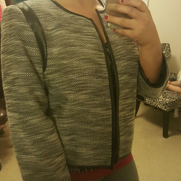 Blazer - Picture 3 of 3