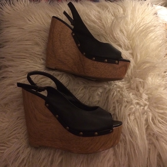 ❌SOLD❌ Black platform wedges