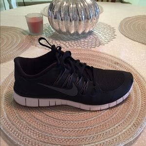 Men's Black Nike Free Run 5.0