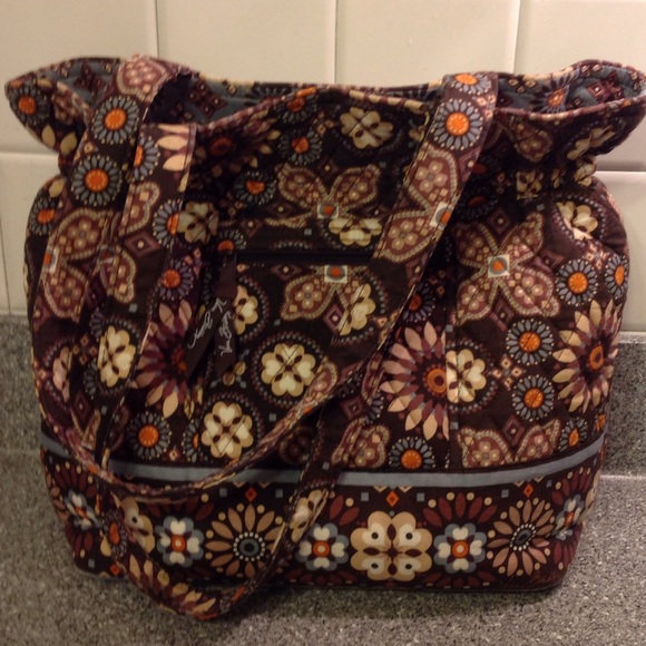 Vera Bradley handbag-style Laura in canon pattern