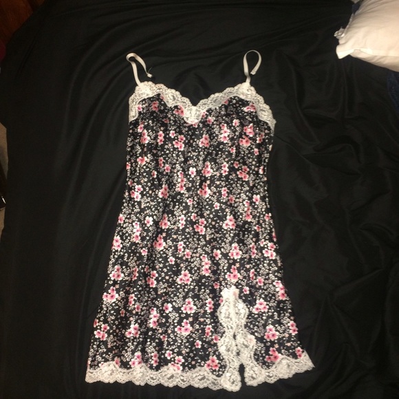 Victoria's Secret night gown