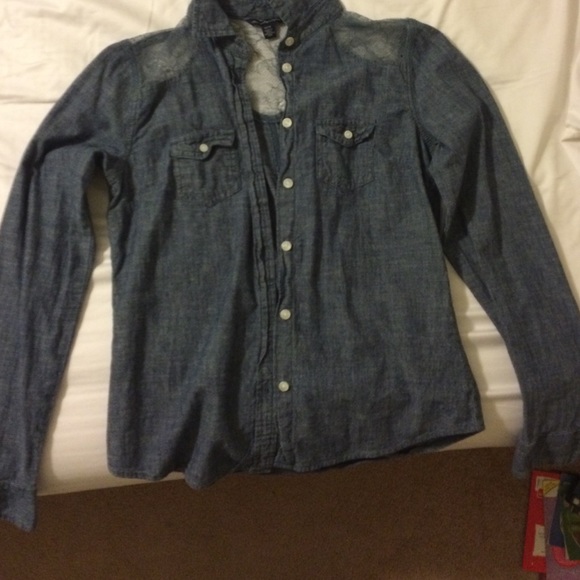American Eagle shirt