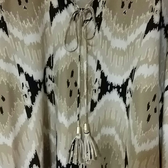 Vince Camuto poncho style blouse - Picture 3 of 4