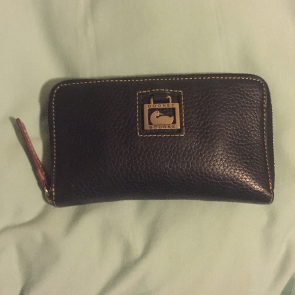 Dooney & Bourke wallet
