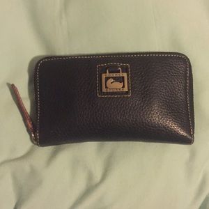 Dooney & Bourke wallet