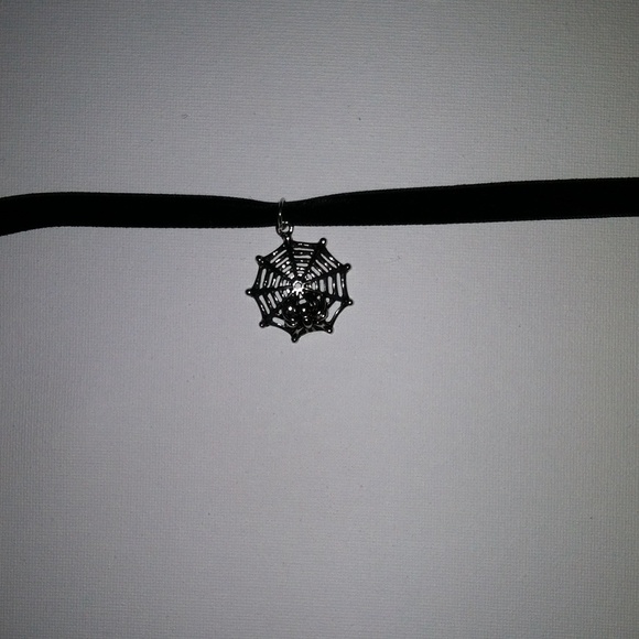 Black choker - Picture 1 of 2