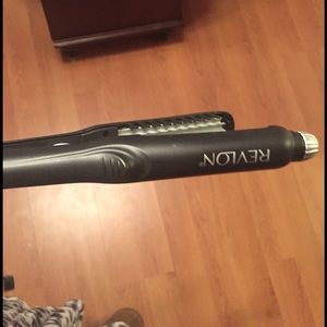 Brand new Revlon crimper!