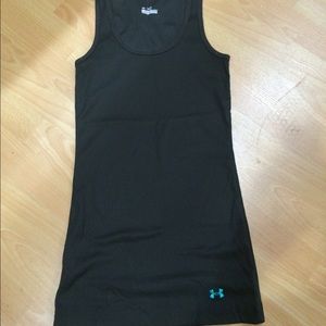 Under armour workout top 95% polyester 5% Elastane