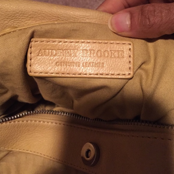 Audrey Brooke purse - Picture 2 of 4