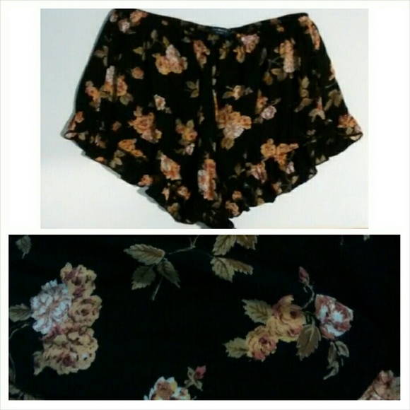 Brandy Melville shorts