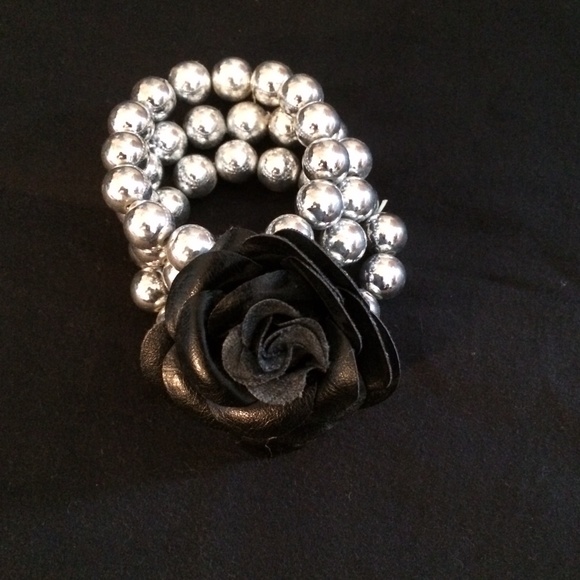 💗Leather Flower Bracelet