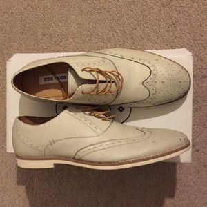 Men's wing tip white Oxfords