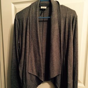 Grey flowing jacket by Check & Stripe