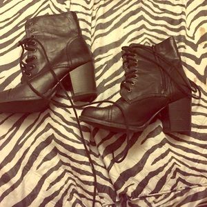 Combat style boots w/ heel