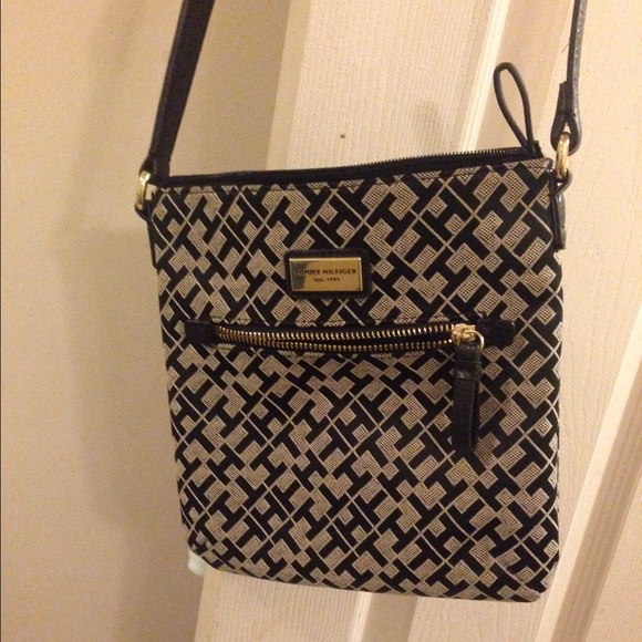 Crossbody Tommy Hilfiger purse