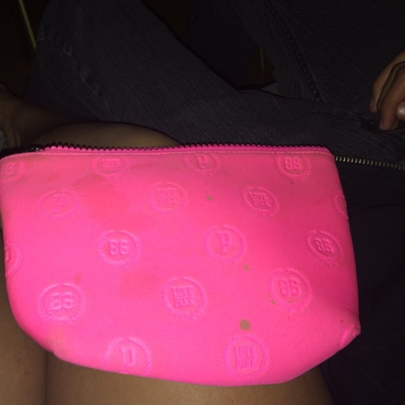 Cosmetic bag - Picture 3 of 3