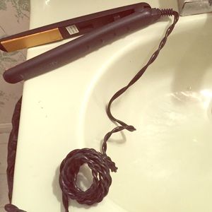 Hot Beauty Straightener!