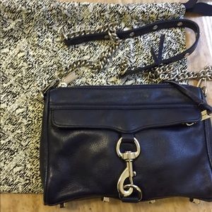 PRICE DROP! cute navy Rebecca Minkoff mini mac! ⭐️