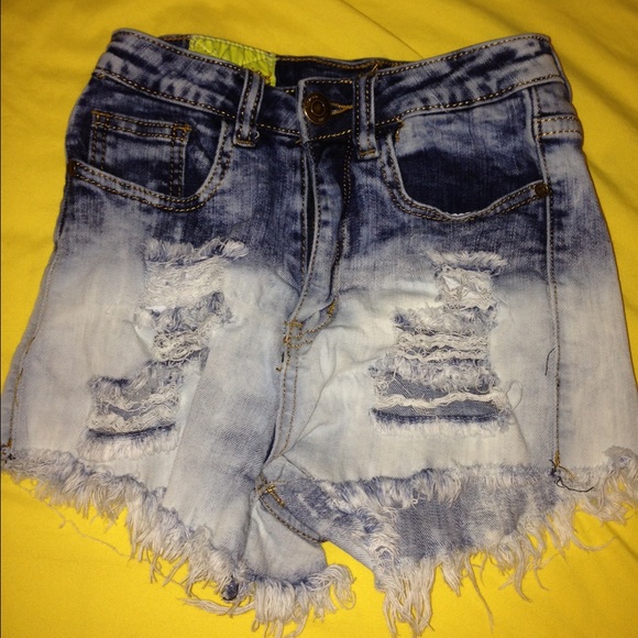 Cute ombré high-waisted shorts
