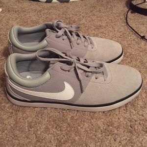 NEW Nike SB's WOMENS 8.5