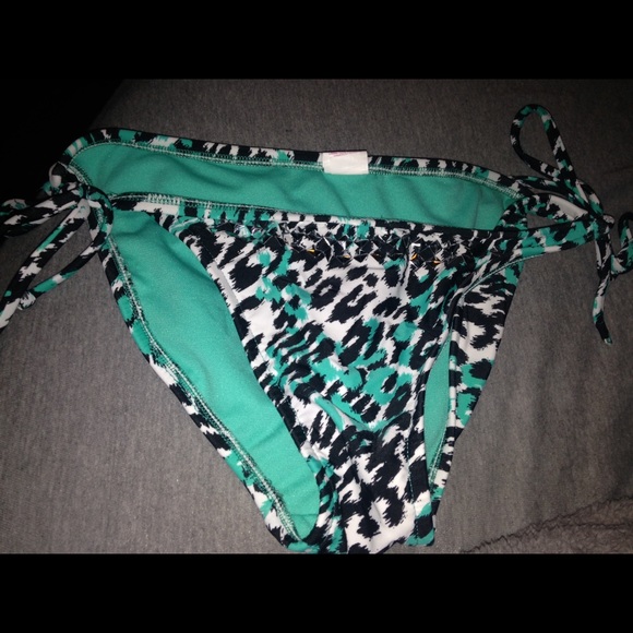 Leopard bikini bottom!!