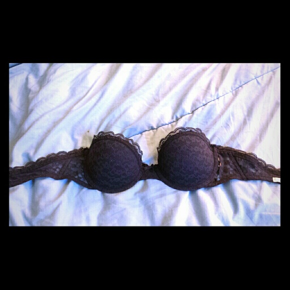 Black Lace Strapless Bra