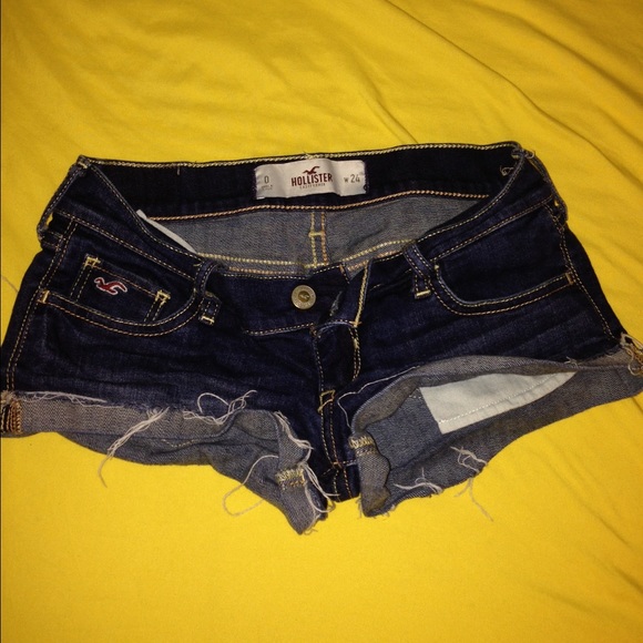 hollister size 0 shorts!