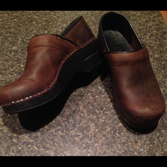 Brown danskos