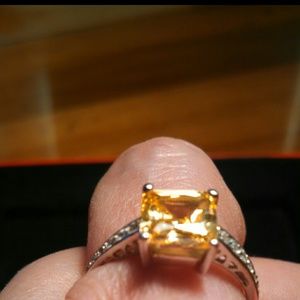 Costume ring yellow stone