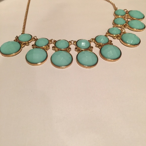 🎌BUNDlED🎌 Statement necklace - Picture 3 of 4