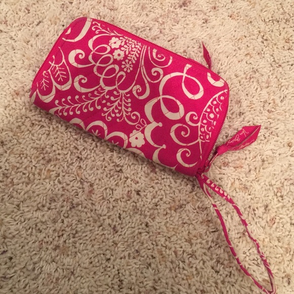 vera bradley wristlet