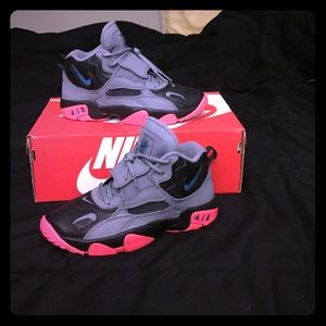 Nike air speed turfs