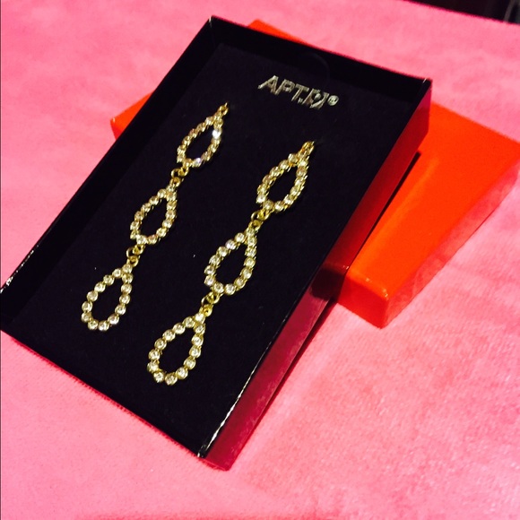 Really cute long ear rings