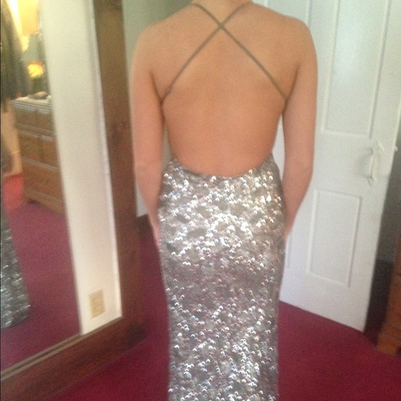 Prom dress - Picture 2 of 4