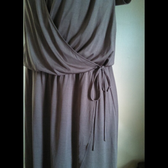 Dress - Picture 2 of 4