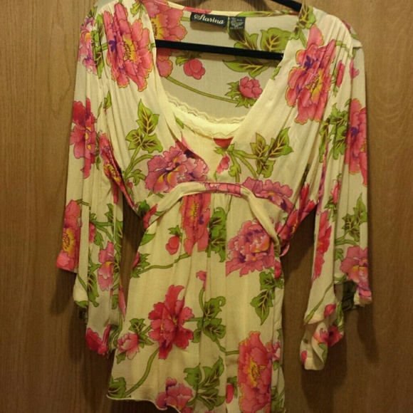 Springy Flowy flowery top