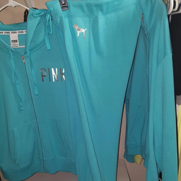 SOLD FLASH SALE! Gorgeous Bling Set - Picture 2 of 4